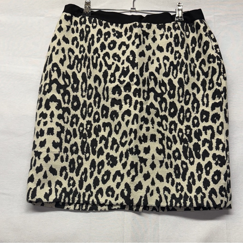 Ann Taylor Black and Cream Animal Print Pencil‎ Skirt size 4